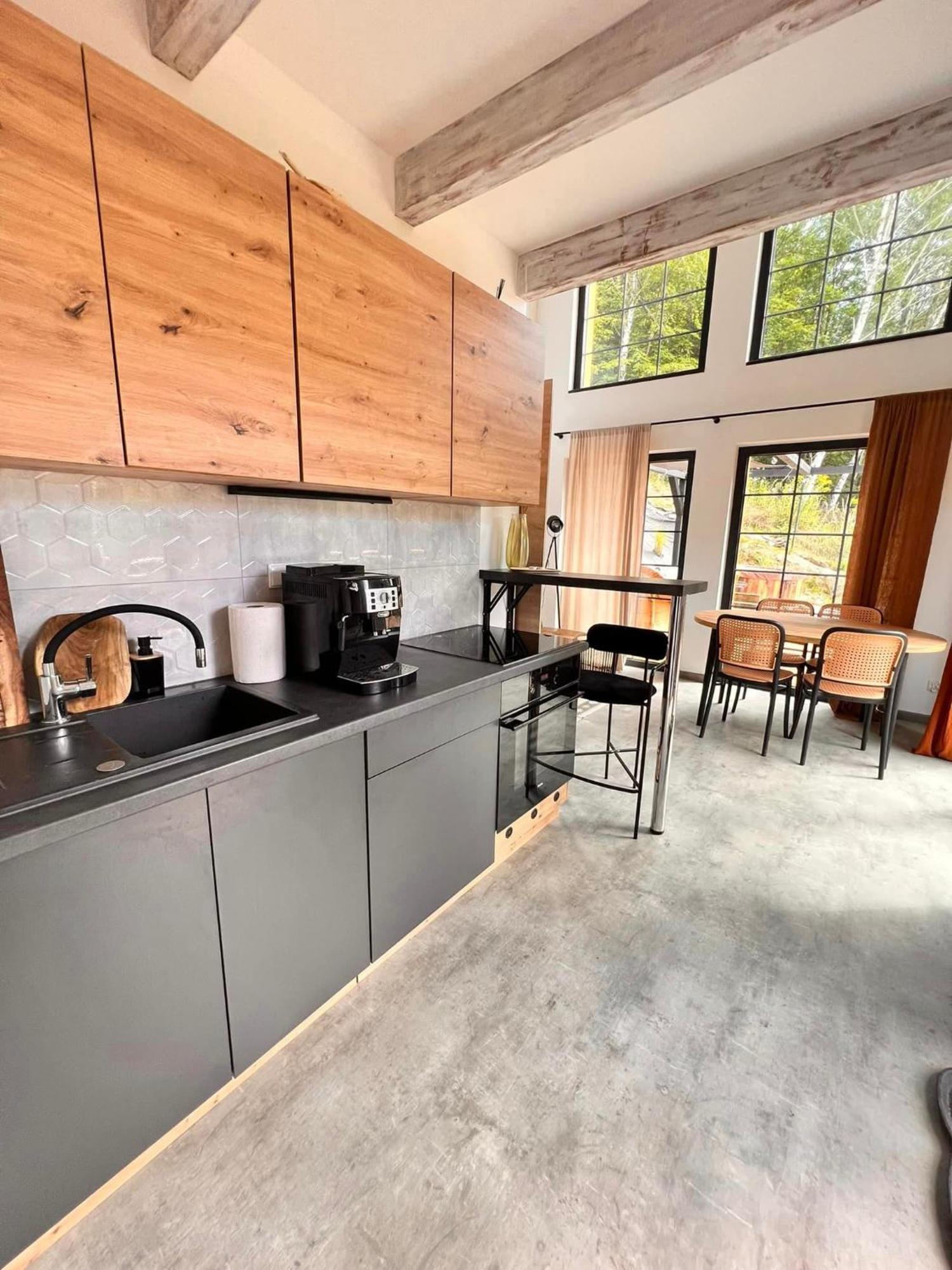Villa Dom Fotografa W Modrzewiach Wlen Esterno foto
